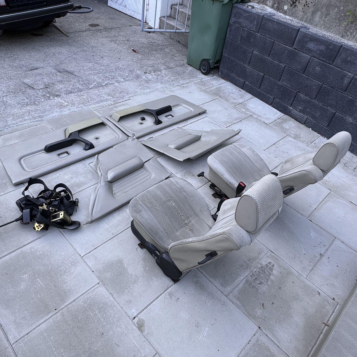 BMW Tutti pezzi di ricambio auto: Orig. BMW E30 Coupe vfl Sitze/ Innenaustattung – Usato da Wetzikon ZH venduto da Classic_Bimmer 3