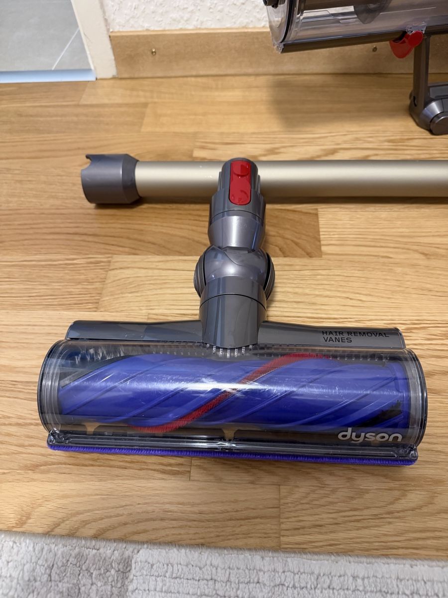 Dyson Aspirateurs & Accessoires: Dyson V10  – D'occasion à Meyrin par SA_3006 3