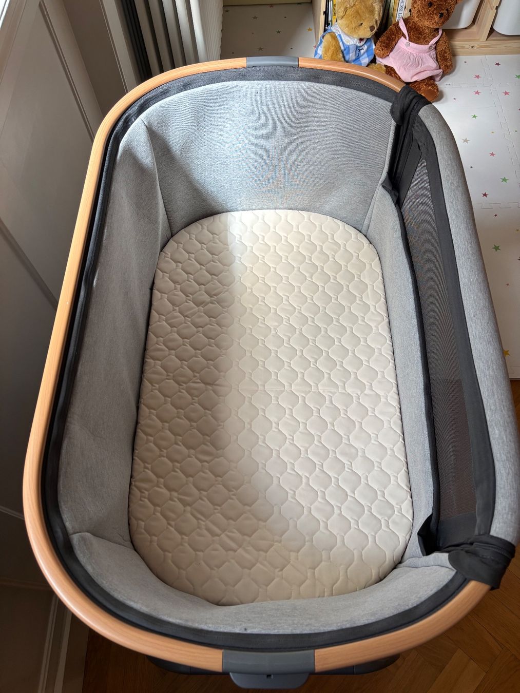 Maxi-Cosi Letti: Maxi Cosi Bassinet Iora Beistellbett Beyond Graphite & sheet – Usato da Zürich venduto da nao_pjh8 2
