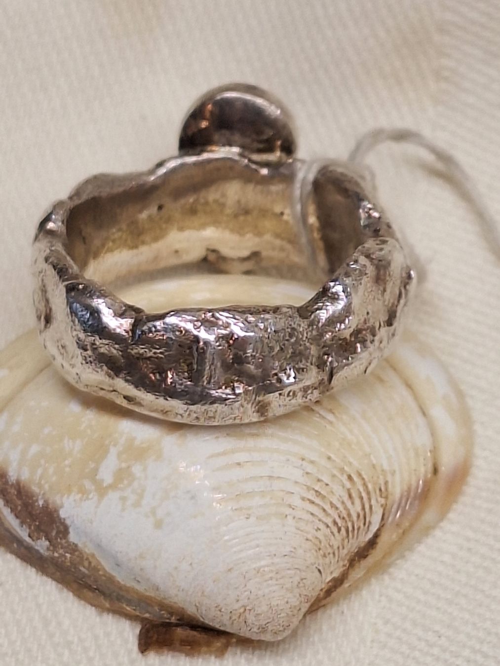 Anelli: Handgeschmiedeter Silberring mit Rubin – Nuovo (secondo la descrizione) da Rheinfelden venduto da Cleopatra2000 6