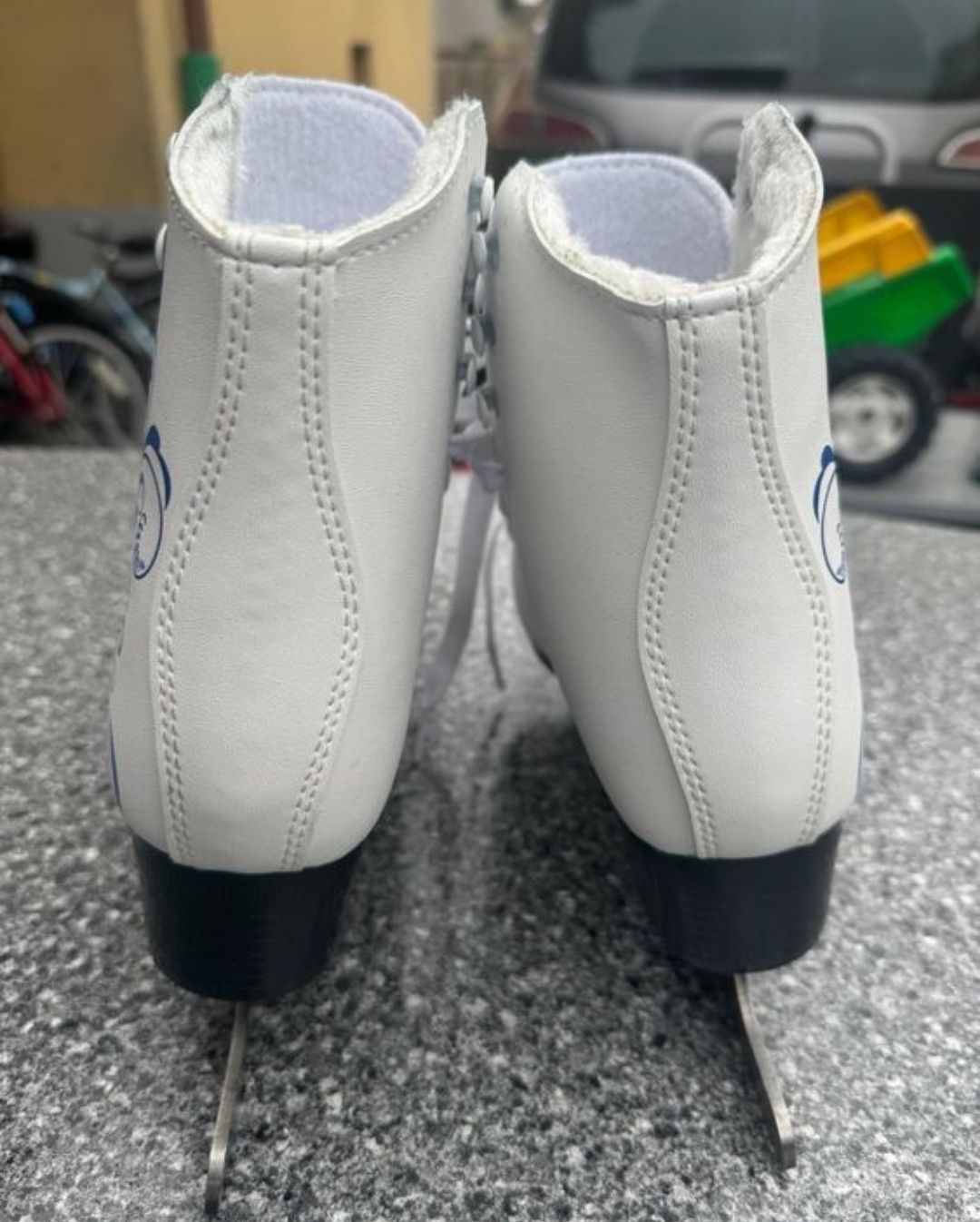 Pattini da ghiaccio: Eislaufschuhe, Schlittschuhe von Rollerblade, weiss, Grösse – Usato da Cham venduto da julayla 4