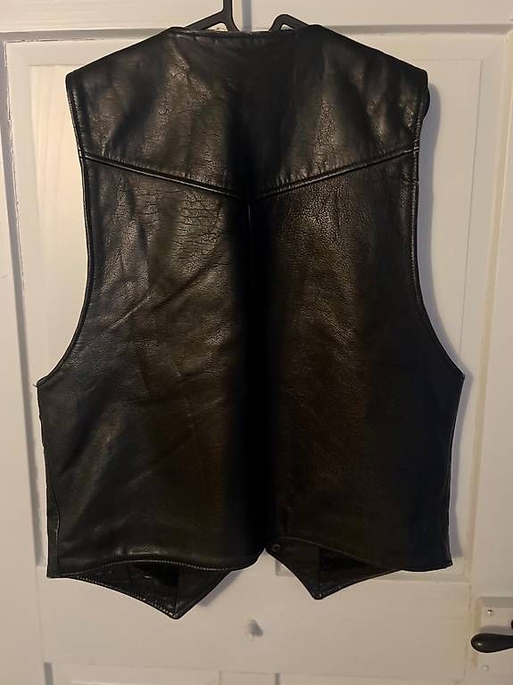 Gilet & Giacche: Biker-/Rocker-Lederweste (Grösse L) – Usato da Nesslau venduto da chi_w9mw 1