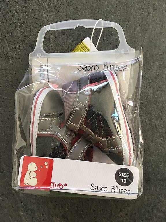 Schuhe für Jungen: Chaussures neuves 19 – Gebraucht aus Liddes von Couik 2