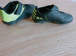 Chaussures de foot enfant  Taille 28