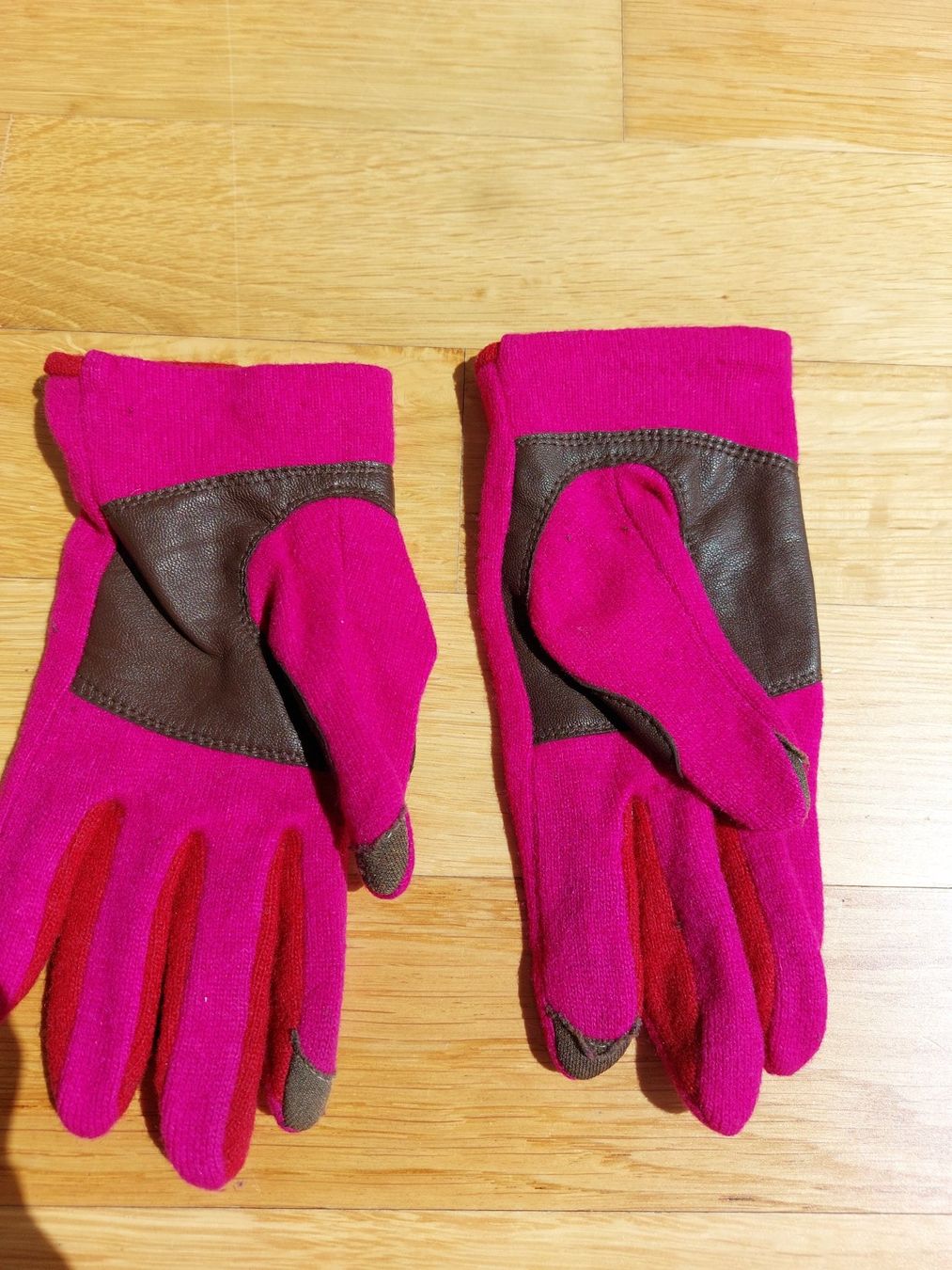 Guanti & manicotti: Très jolis gants roses Echo Taille S – Usato da Ostermundigen venduto da jul_7t8v 1