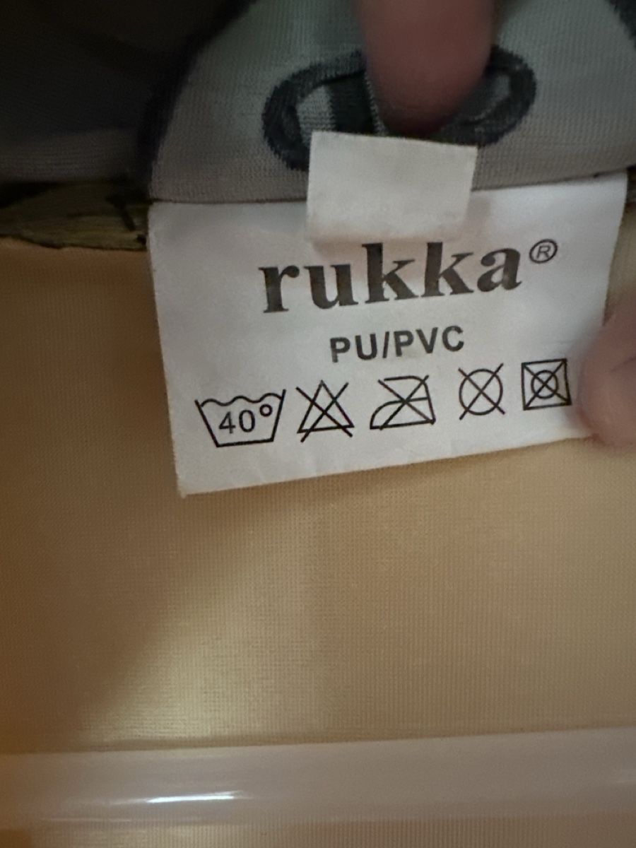 Rukka Vestes: Veste imperméable Rukka jaune et noir  – D'occasion à Lausanne par sam_hp5y 1