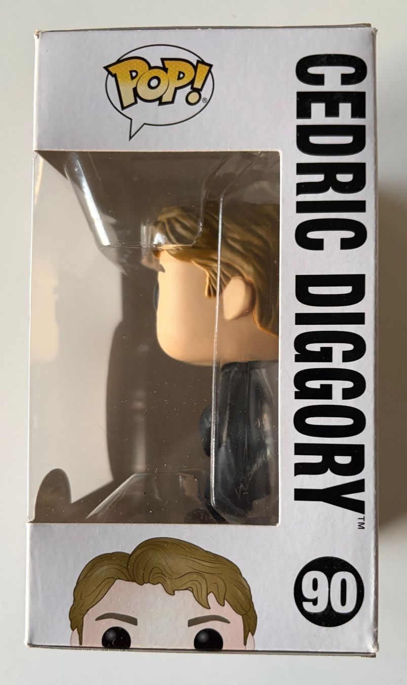 Funko Statuette: Funko Pop - Cedric Diggory - Yule Ball - 90 – Nuovo e nell'imballaggio originale da Grand-Lancy venduto da alf_8dk7 4