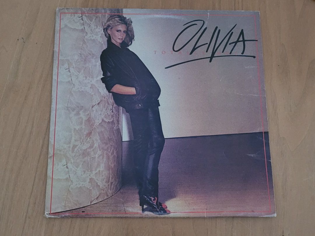 Vinyles: LP  Olivia Newton-John – D'occasion à Martigny par MZ-67