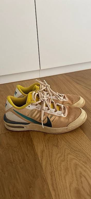 Scarpe da uomo: Tennisschuhe Nike Grösse 38 – Usato da Uitikon-Waldegg venduto da pri_vrl8