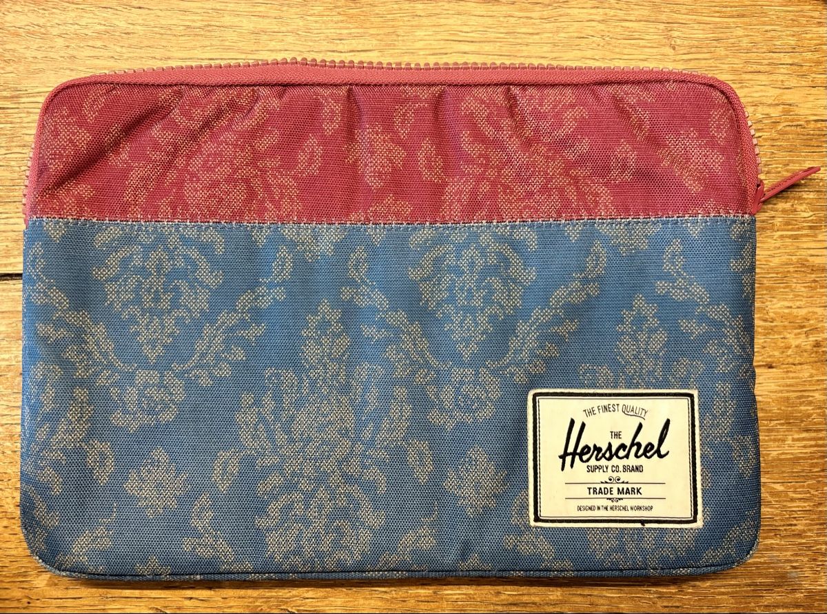 Herschel Sacs: Herschel Sleeve Laptop-/Tablettasche – Neuf (Voir description) à Bülach par mhoh