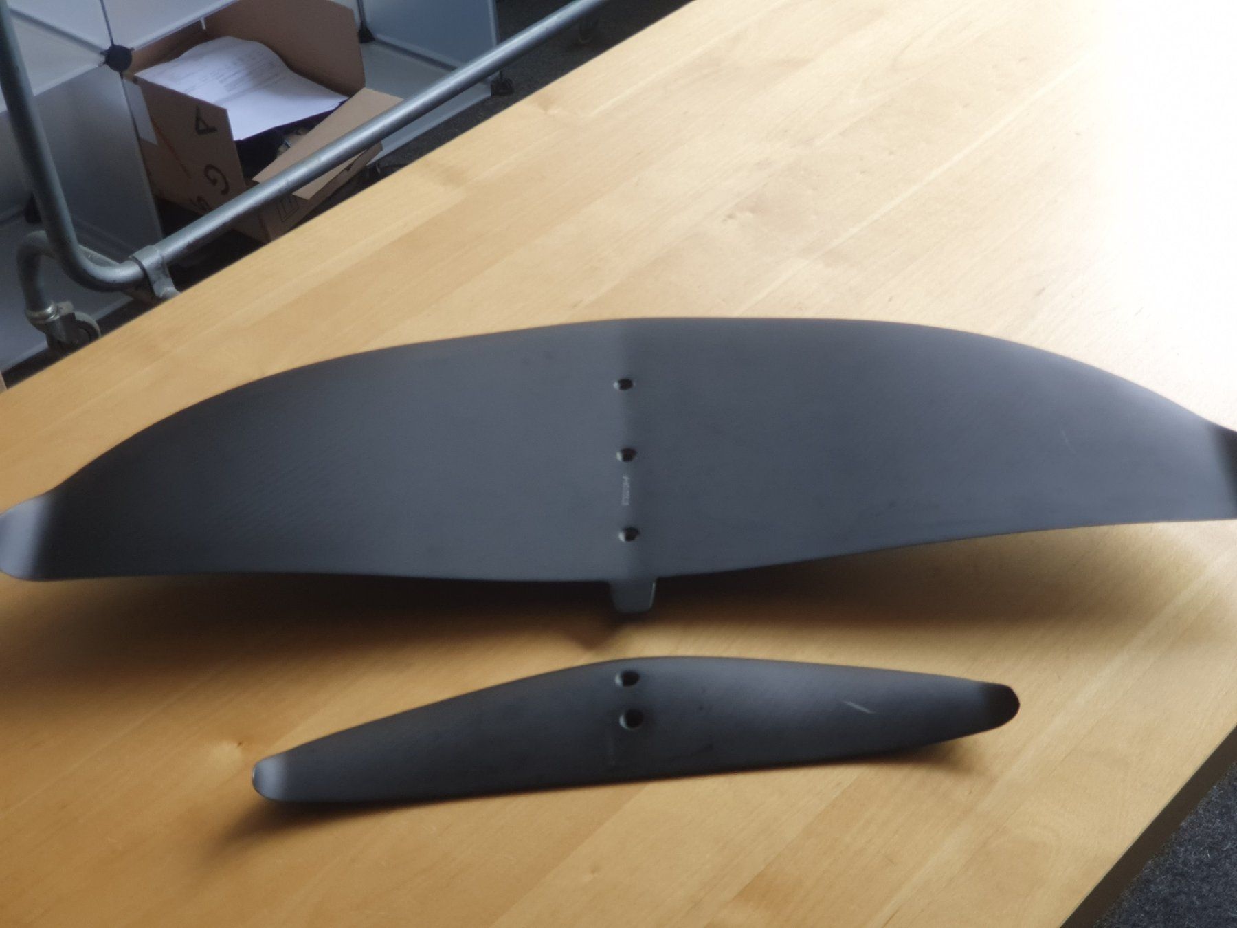 Slingshot Tavole da surf e di nuoto: Foil Phantasm Front Wing FPI 730+ Stabilizer PS400 und Bag – Usato da Silvaplana venduto da Swisskitesurf 4