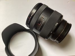 Objektiv Sony DT 2.8/16-50 SSM mit Gegenlichtblende