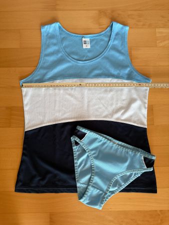 Sportleibchen mir passendem Slip neu Grösse M