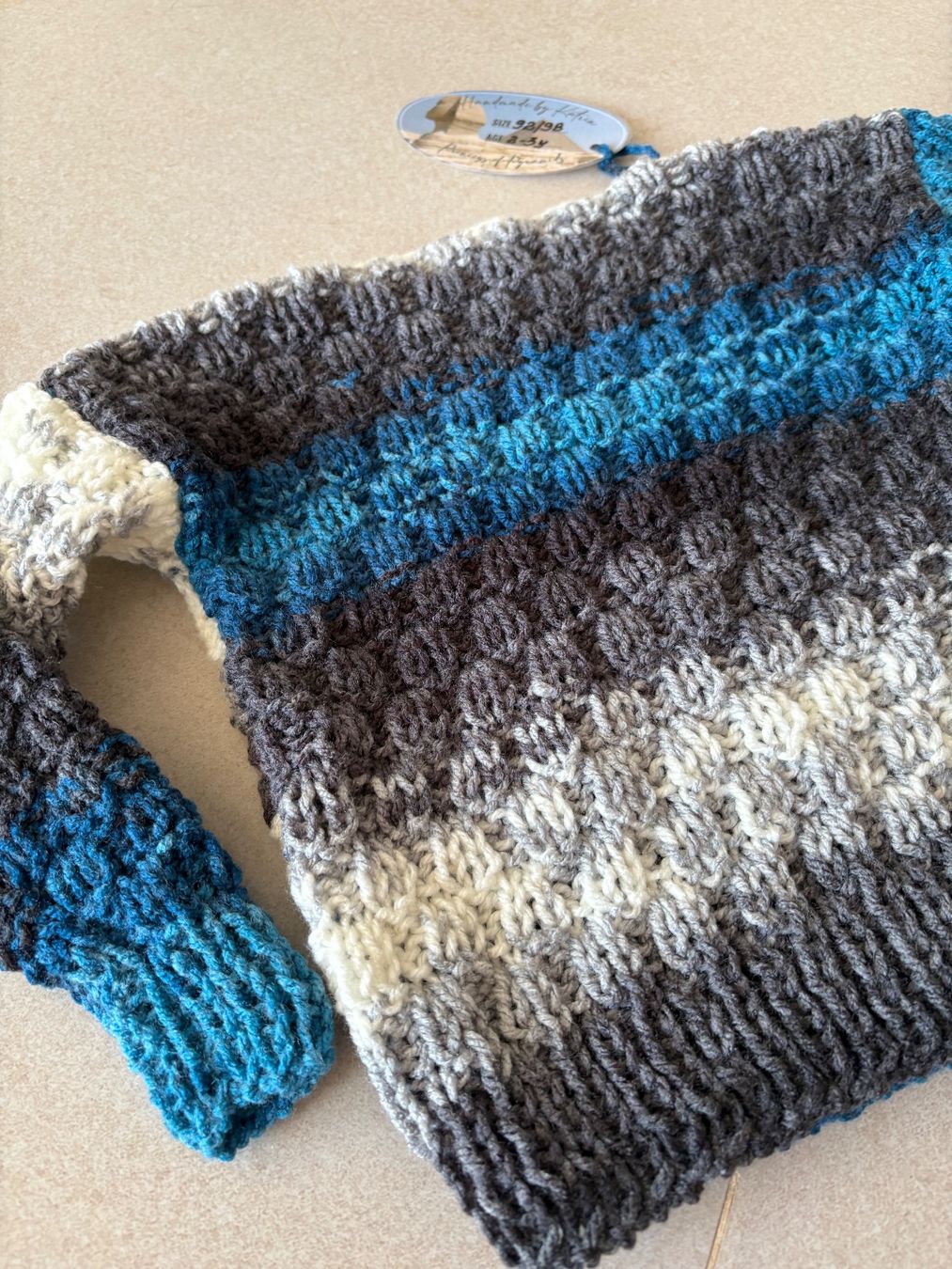 Pulls et sweat-shirts: Kinder Pullover gestreift Grösse 92/98 neu Handmade – Neuf avec emballage d'origine à Basel par Tierschutz-Flohmi 1