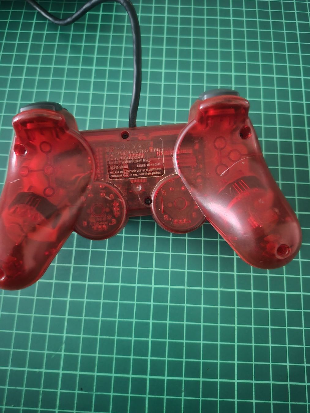 Sony Controller: Sony PS2 DualShock 2 Controller - Translucent Red (Used) 🎮 – Usato da Meyrin venduto da Retro-GZ 3