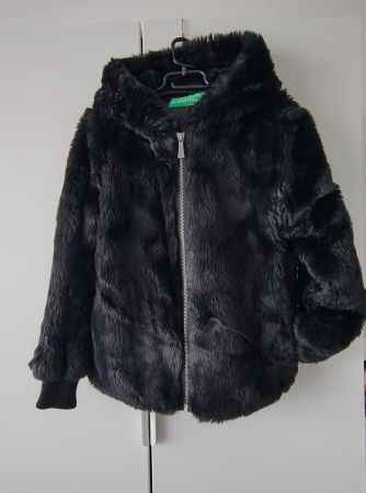 Schwarze Kunstfelljacke von Benetton gr.40