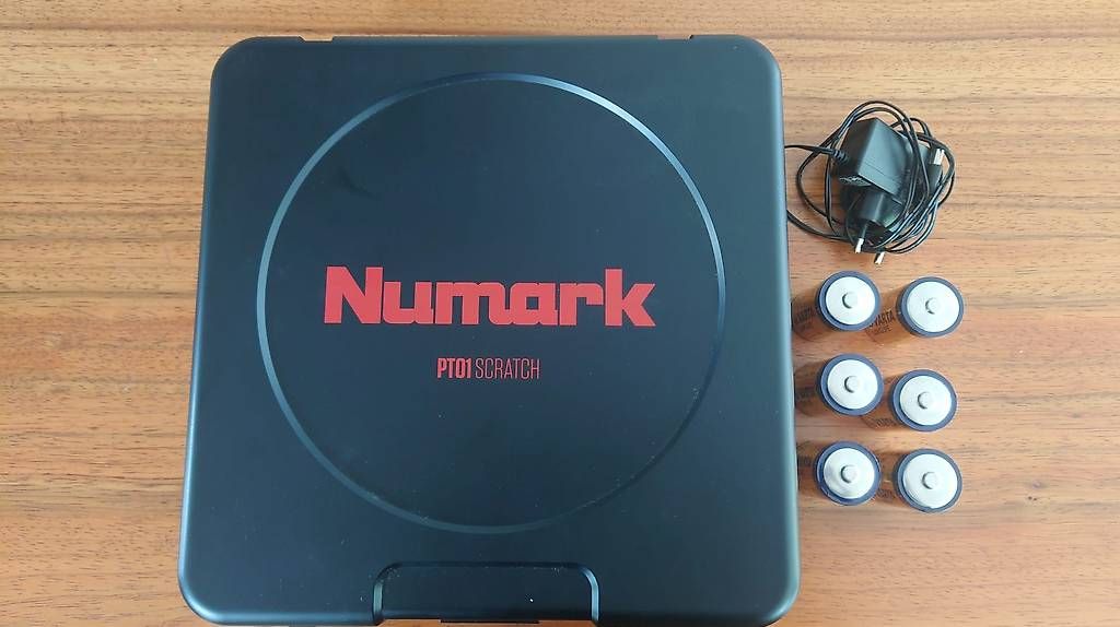 Numark Giradischi: Numark PT01 Scratch Portable Turntable Plattenspieler – Usato da Pfaffhausen venduto da Voe 1
