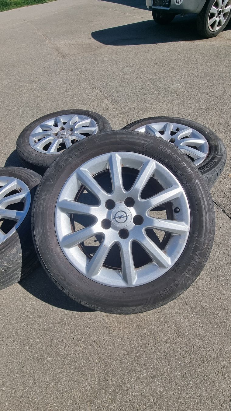 Pneumatici & Ruote complete: Opel meriva Räder – Usato da Worben venduto da Andrea0145 2