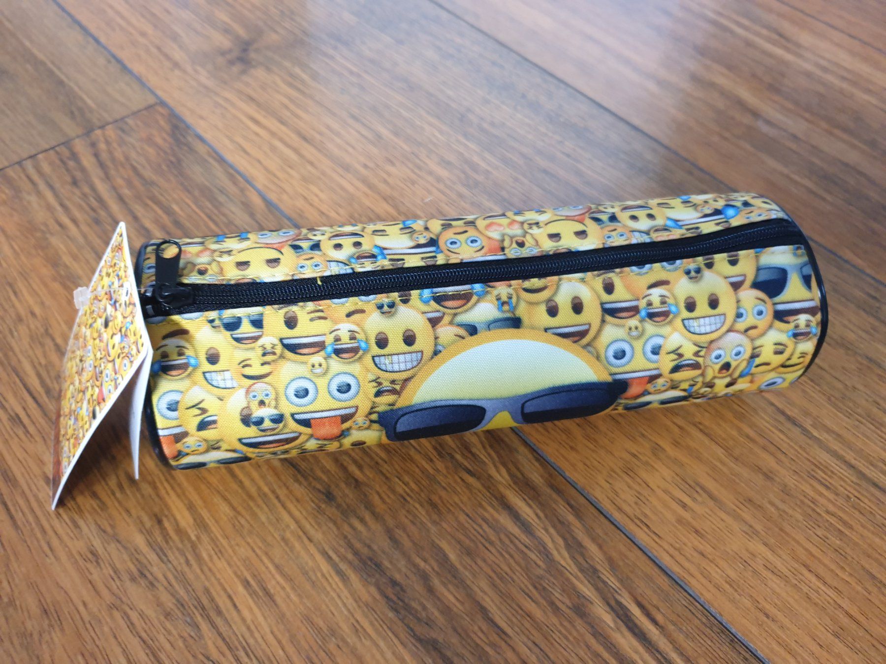 Astucci : **NEU** Beutel von EMOJI – Nuovo e nell'imballaggio originale da Buchrain venduto da regenblume3