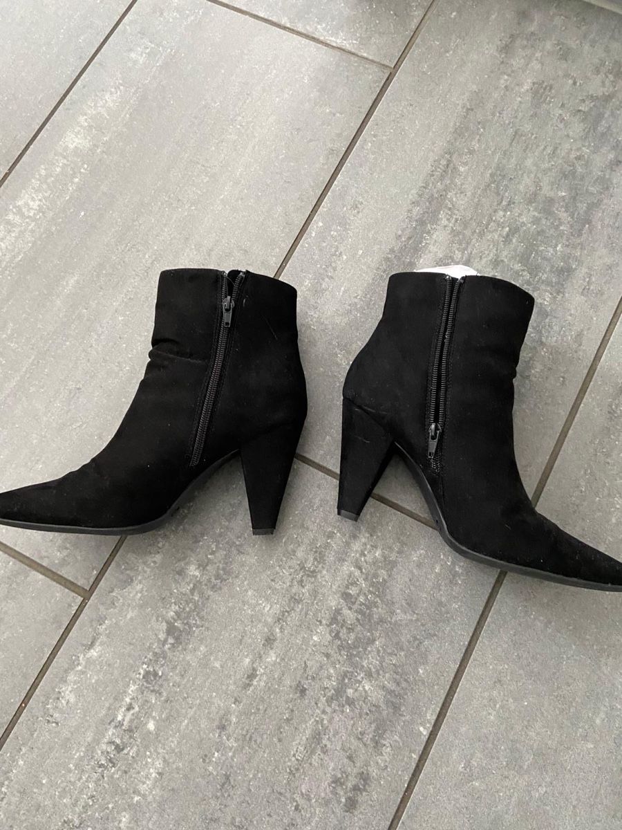 Chaussures femmes: Stiefeletten schwarz – D'occasion à Thalwil par Leo33x 1