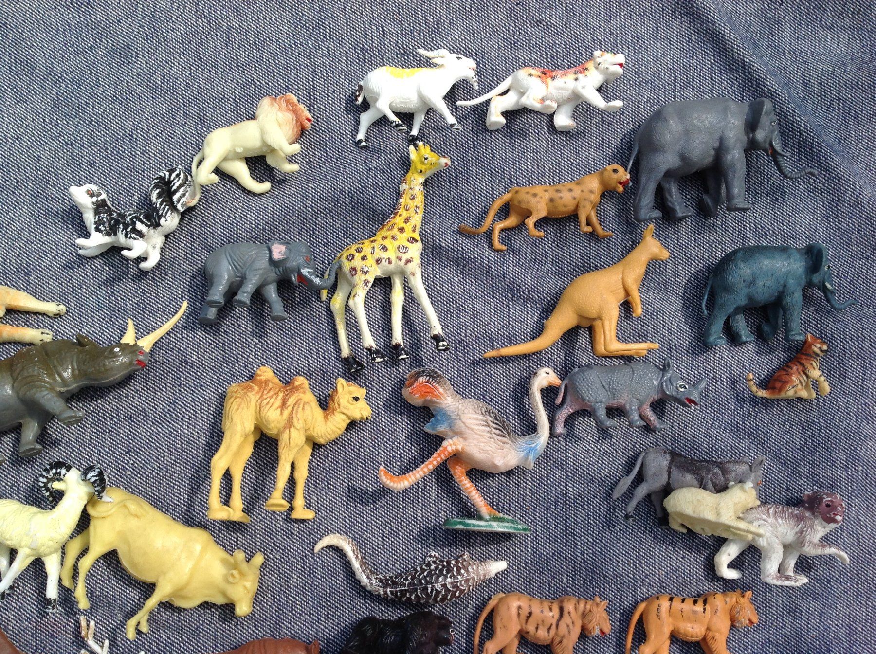 Jouets: made in hong kong  - animaux - tier – D'occasion à Vuiteboeuf par broticaire 1