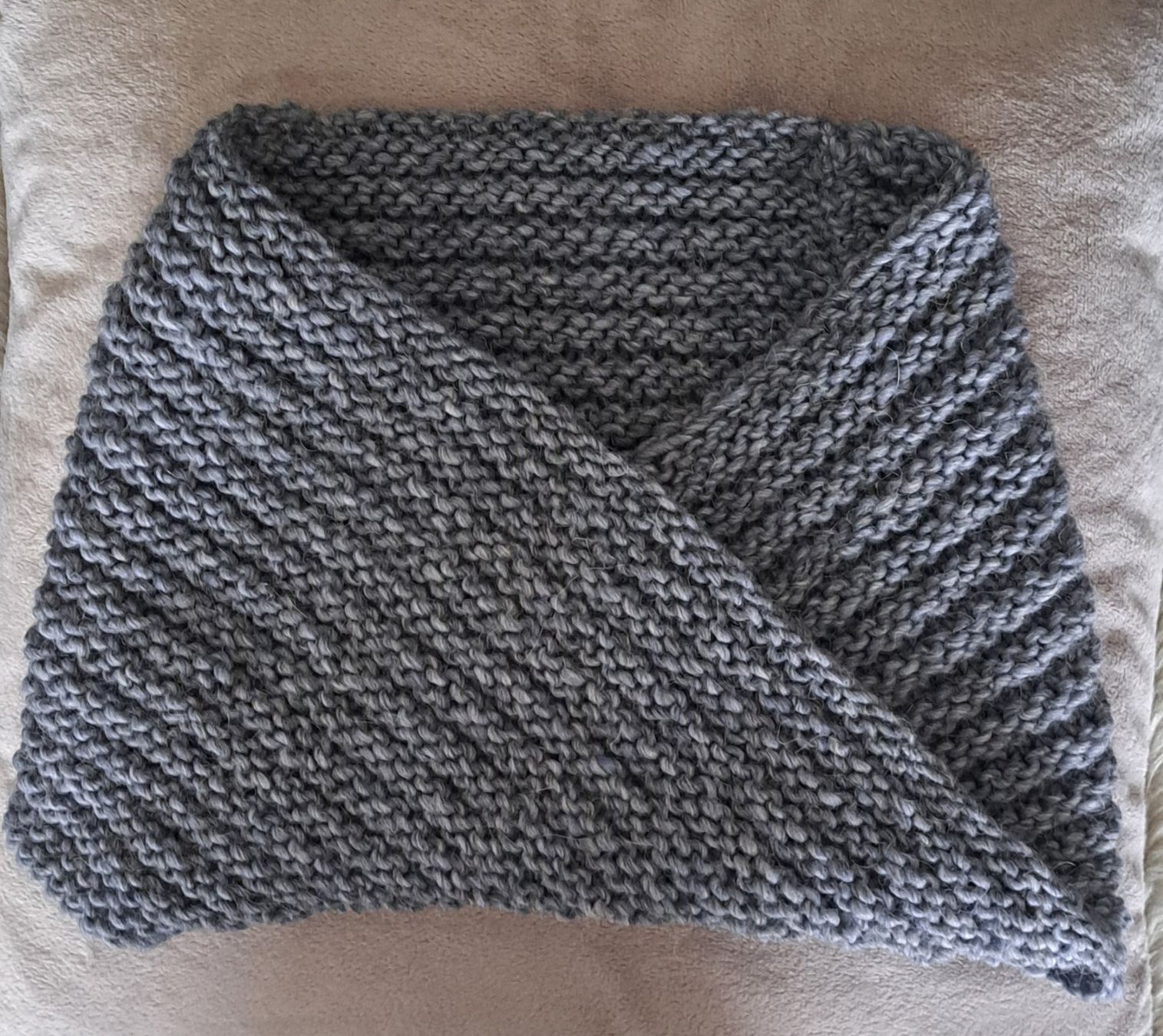 Hüte, Mützen & Caps: Herrenmütze mit Loop_36 – Neu und originalverpackt aus Romanshorn von Octa27 3