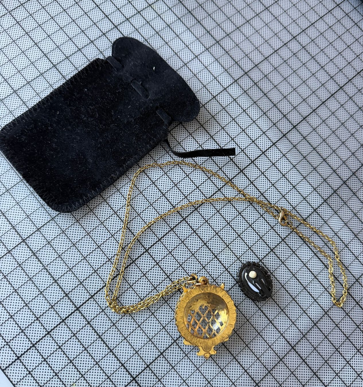 Ciondoli: Vintage Eule Anhänger Halskette & Brosche Set, Goldoptik – Usato da Nussbaumen AG venduto da olitech5415 1