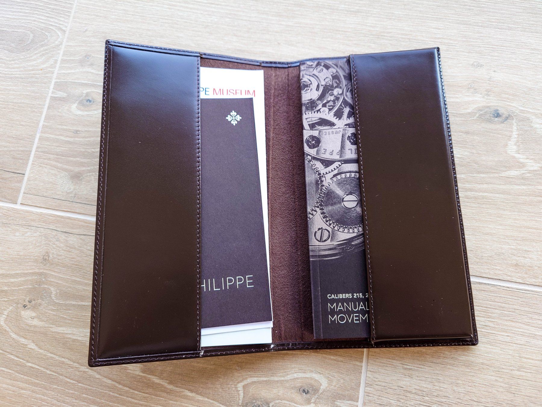 Patek Philippe Orologi: Patek Philippe document holder with manual and papers NEW – Nuovo (secondo la descrizione) da Epalinges venduto da bracelet123 3