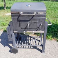grosser Fa.ilien Holzkohle Grill in top zustand