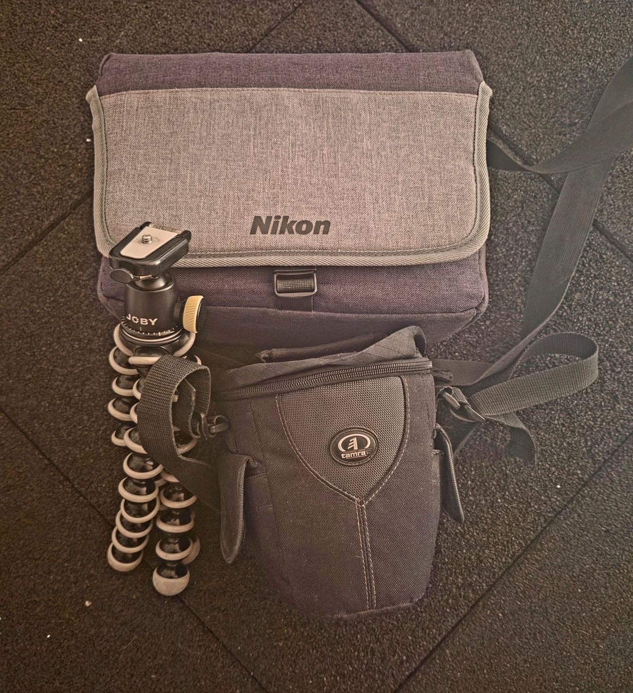 Nikon Fotocamera: Nikon D5500 mit 18-105mm VR Objektiv & GorillaPod – Usato da Dübendorf venduto da RoboAnd 9