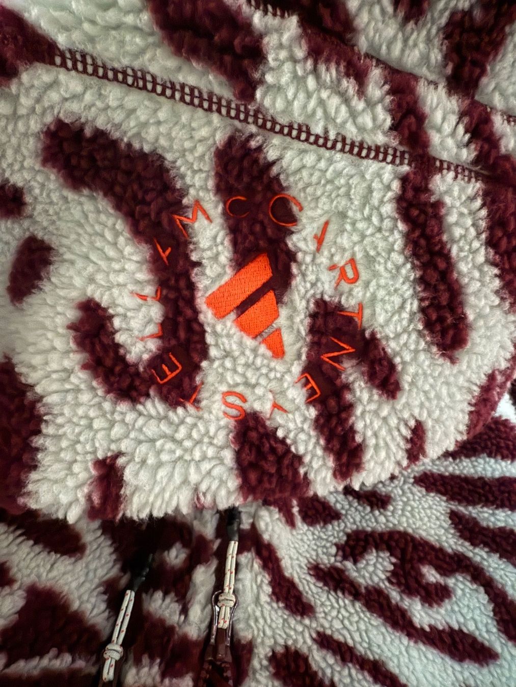 Stella McCartney Giacche: Stella McCartney Winter Jacke mit Kapuze, Grösse M – Usato da Unterägeri venduto da Lerchemeerenge 3