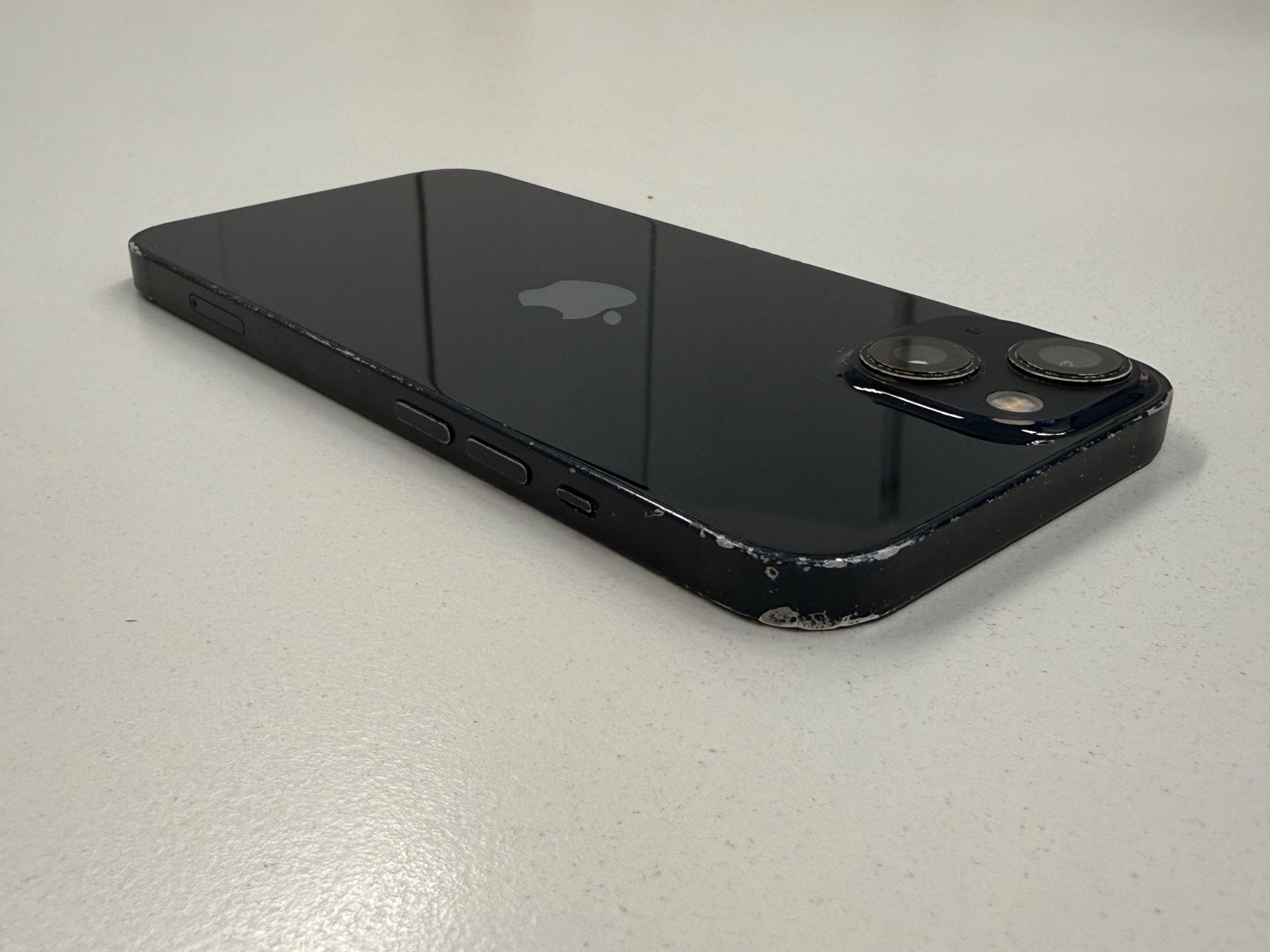 Apple Telefoni cellulari / Smartphones: iPhone 13 256GB – Usato da Zug venduto da ElPhone 3