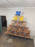 FREISCHWINGER Retro Stapelstühle aus Holz & Metall 