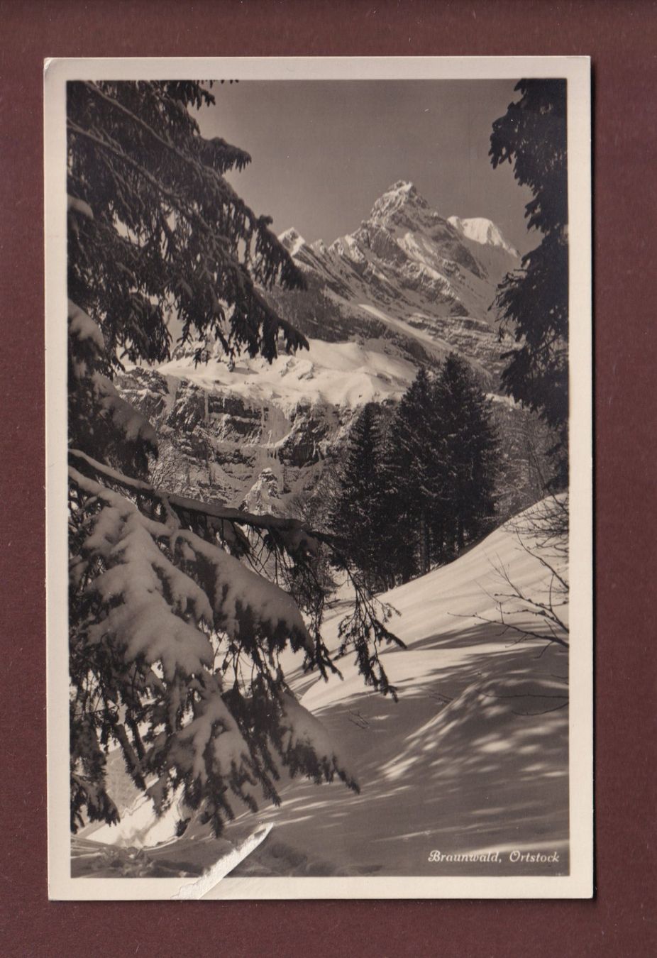 Cartoline postali: BRAUNWALD - Ortstock – Usato da Pully venduto da nicecards
