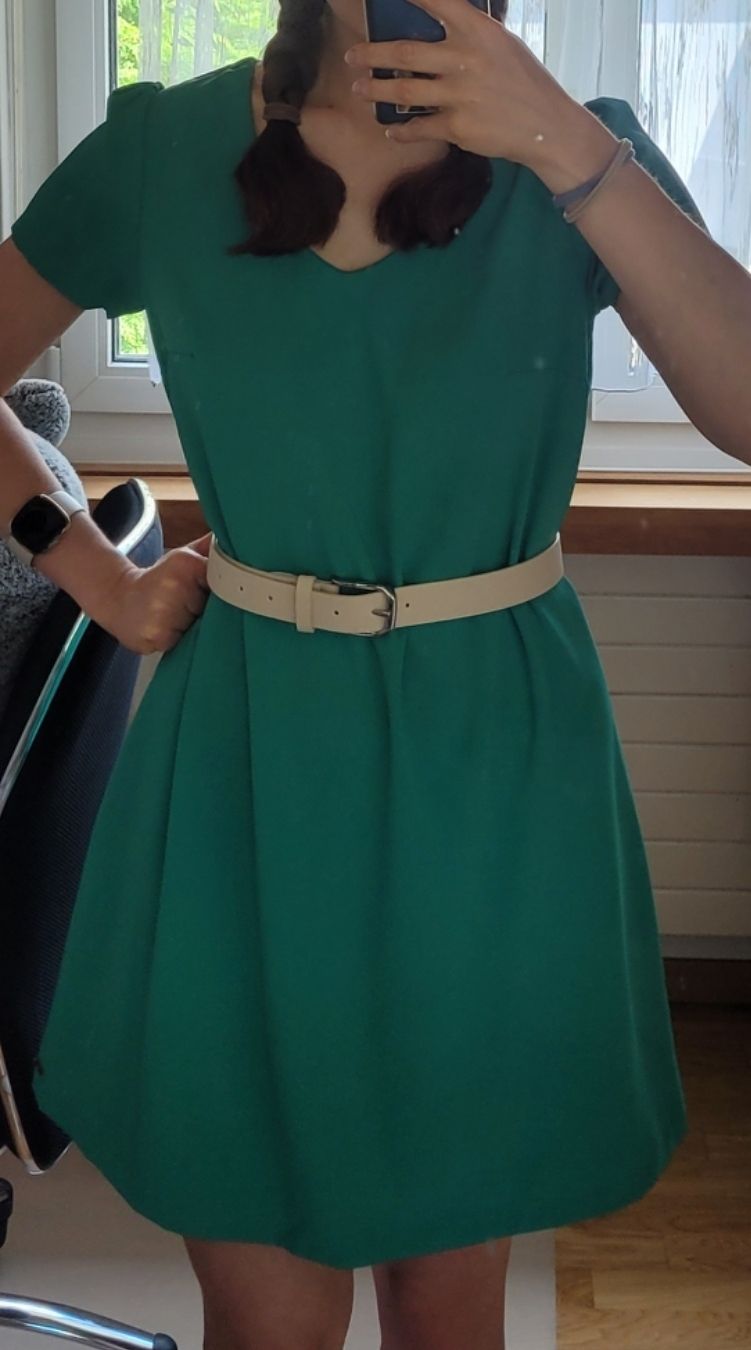 Kleider: Elegantes, grünes Kleid, Grösse S – Neu (gemäss Beschreibung) aus Brugg AG von Ela_Obi