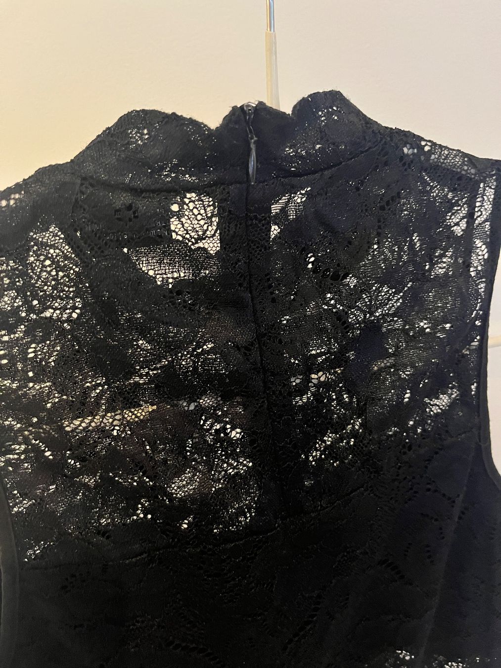 Top: Body en dentelle, noir – Usato da Savagnier venduto da taianab 6
