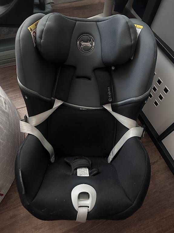 Seggiolini per auto: Autositz Cybex Sirona M2-isize inkl. Base – Usato da Oberwil BL venduto da Elle3003