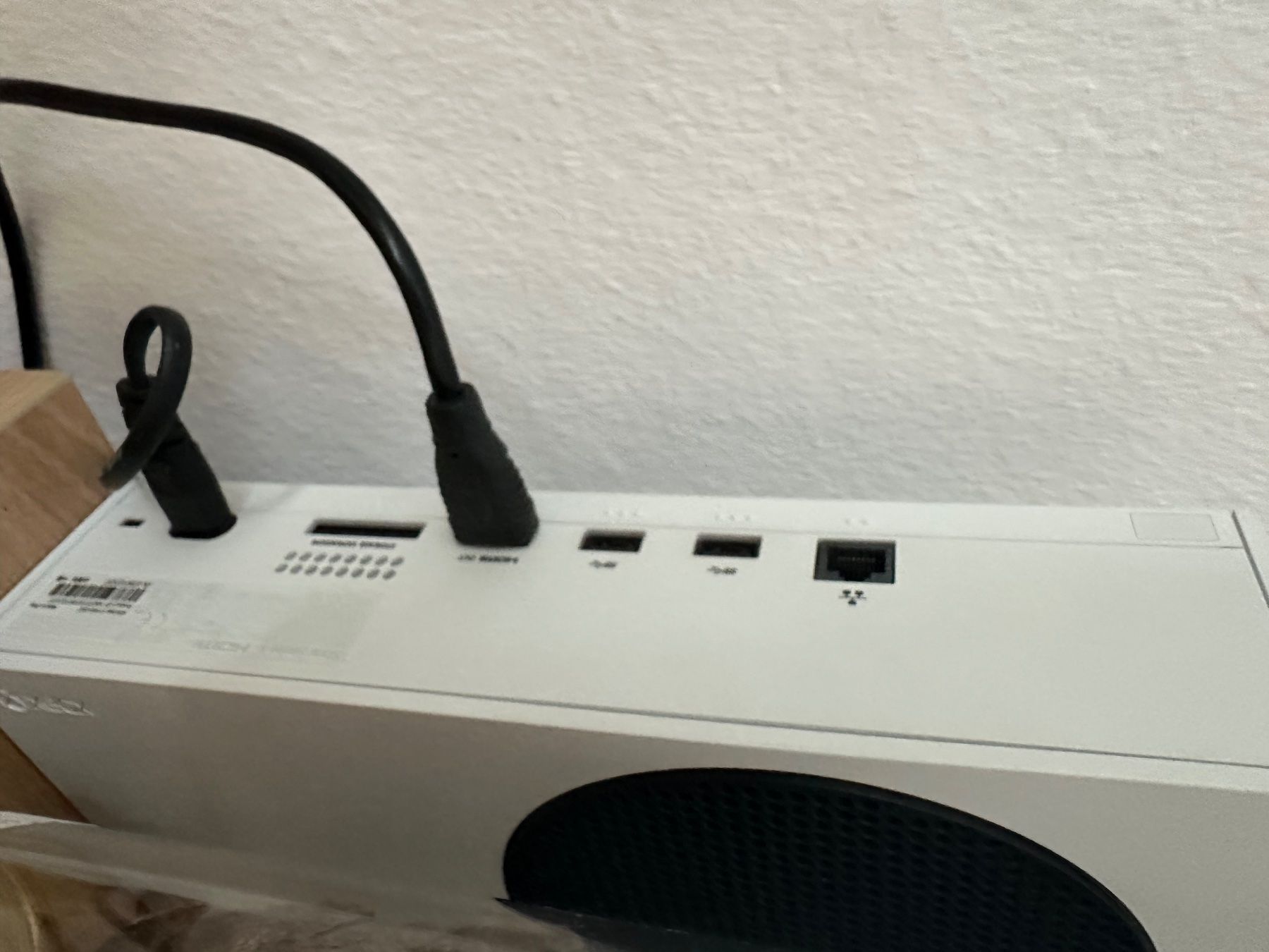 Microsoft Consoles: Xbox Series S 512 Konsole mit Controller und Kabel – D'occasion à Fällanden par Grend22 5