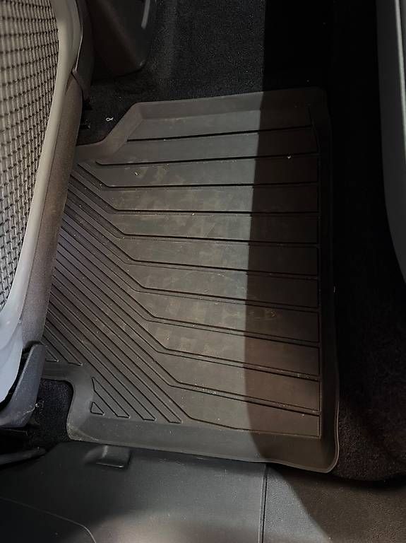 Tappeti & Tappetini: Tapis Audi Q4 caoutchouc  – Usato da La Chaux-de-Fonds venduto da Binou 1