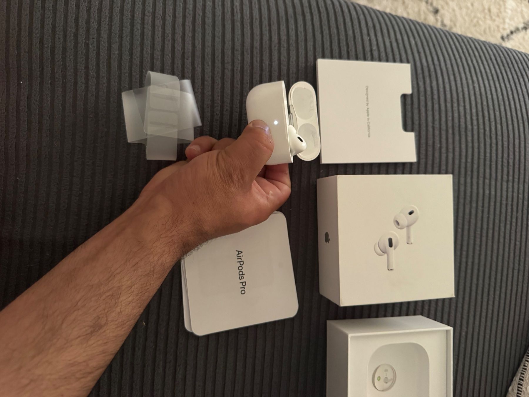 Apple Cuffie: Boîtier AirPods 2eme génération – Usato da Biel/Bienne venduto da sou_t9dm 2