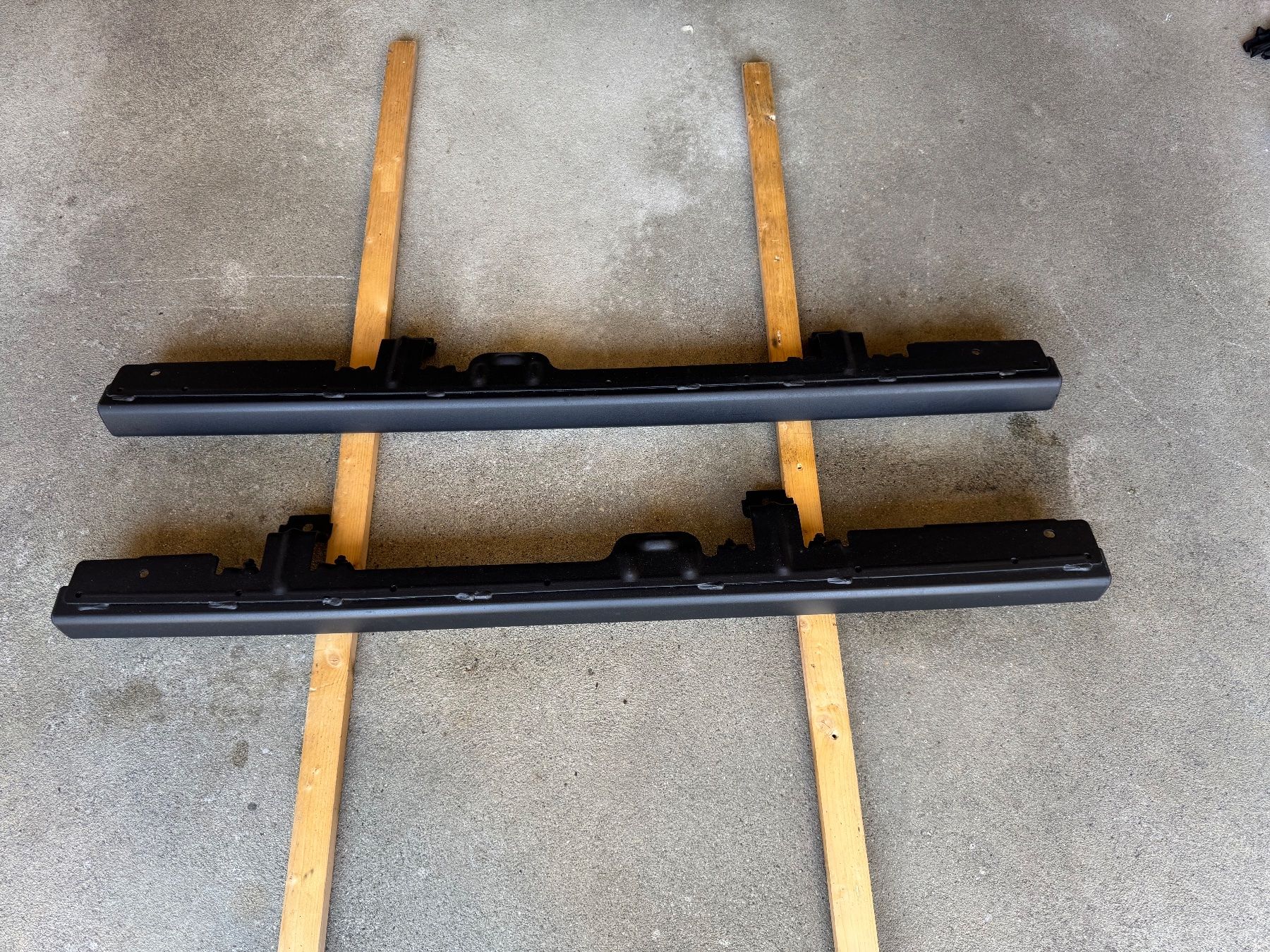 Tutti pezzi di ricambio auto: Original Mopar Rock Rails 2 Door – Usato da Eich venduto da Eichhof70 1
