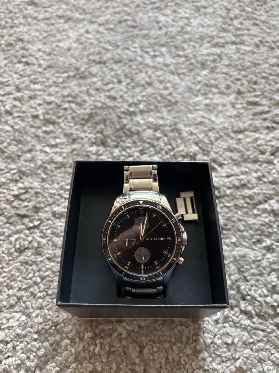 Tommy Hilfiger Orologi: Tommy Hilfiger Parker Uhr Silver – Usato da Effretikon venduto da StoneIsland8604 1