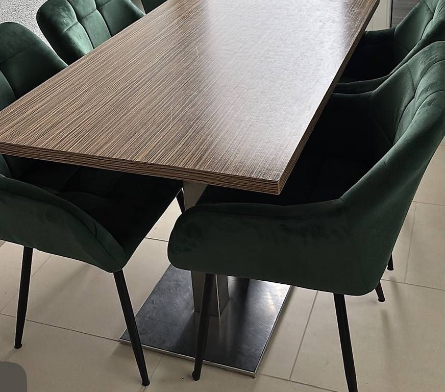 Set di tavolo e panche: Tisch und Stühle  – Usato da Widnau venduto da Emiliankk