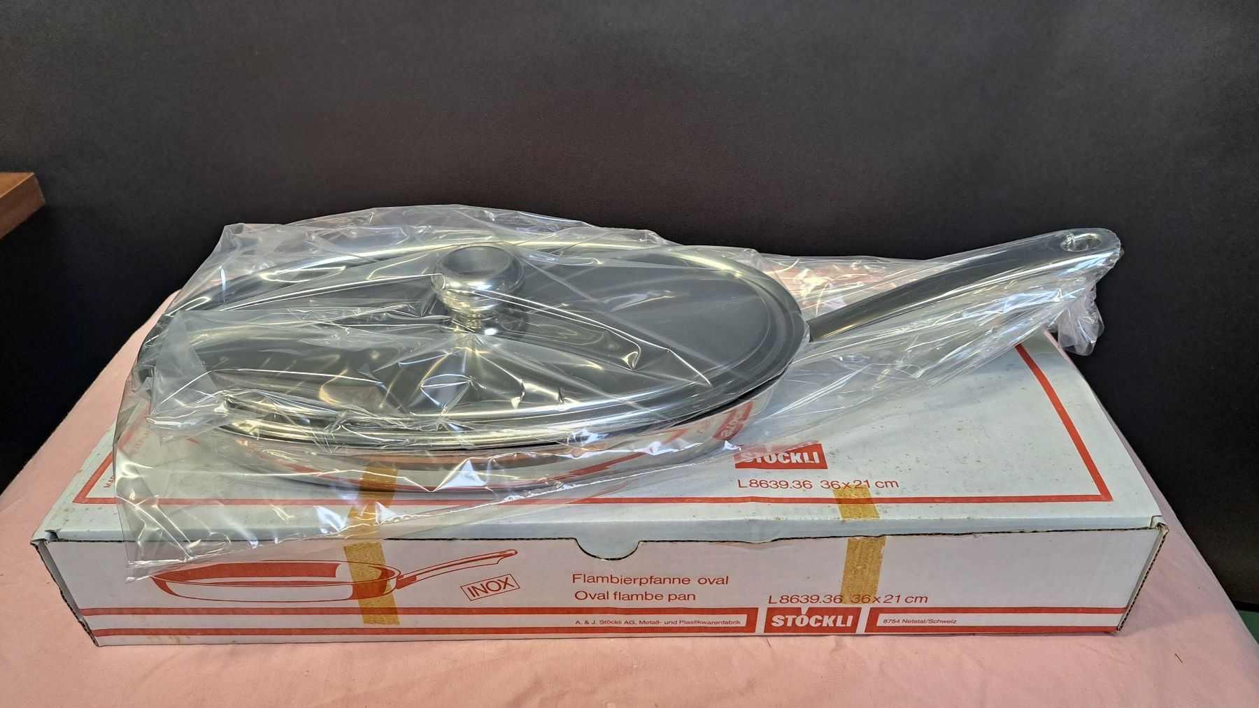 Stöckli Padelle: FLAMBIERPFANNE STÖCKLI – Nuovo e nell'imballaggio originale da Brügg BE venduto da fundus2