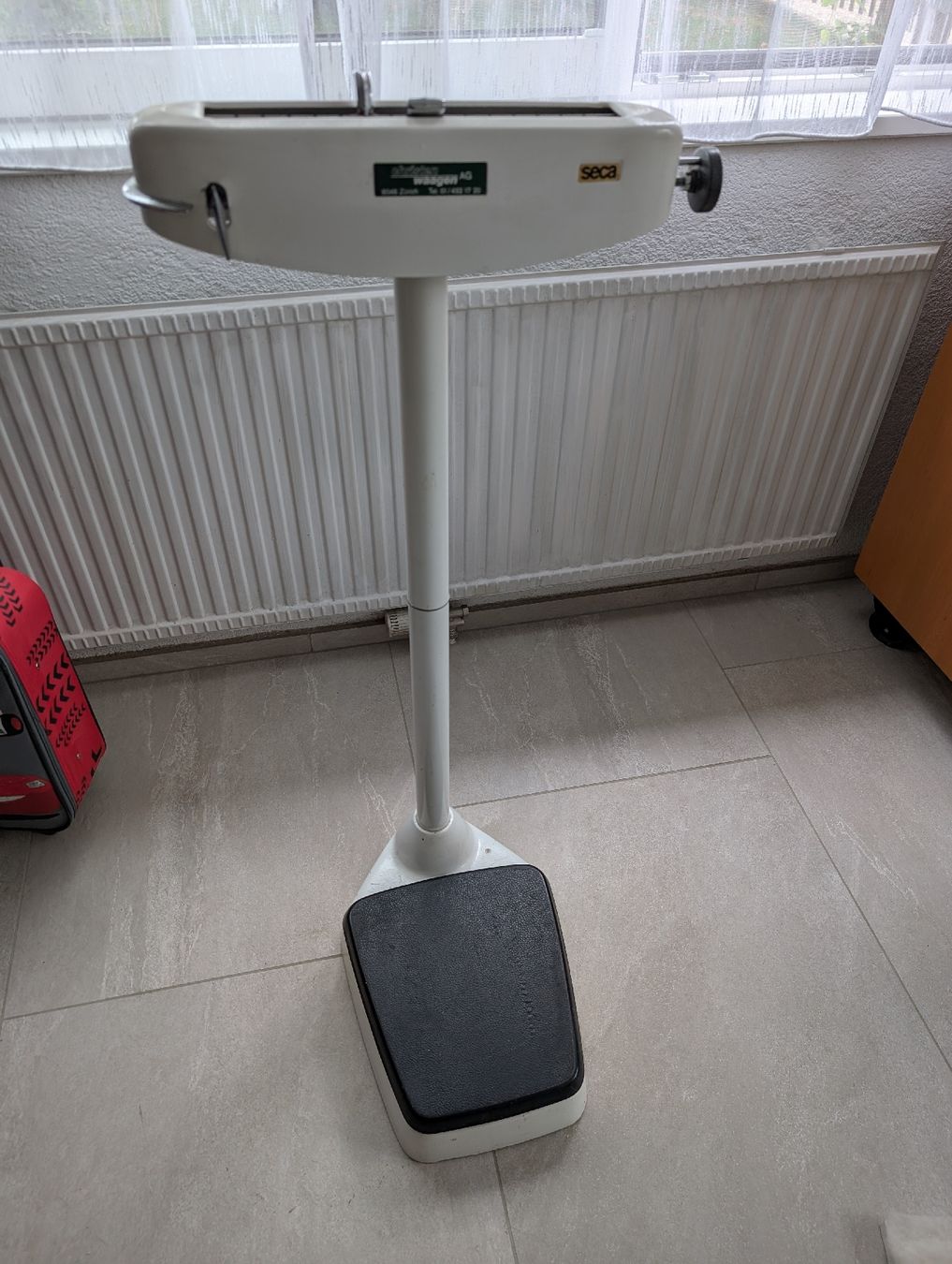 Seca Pèse-personnes: Standwaage SECA gebraucht – D'occasion à Rottenschwil par honda4rt