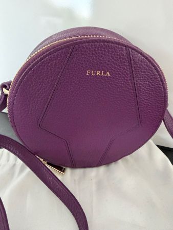 Runde Ledertasche FURLA, 15 cm, violett