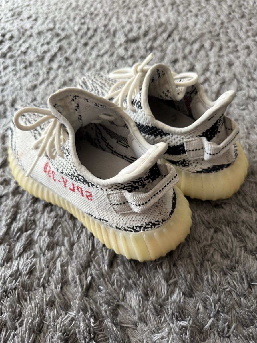 Adidas Herrenschuhe: Adidas Yeezys Zebra – Gebraucht aus Hochfelden von mat_m29w 2