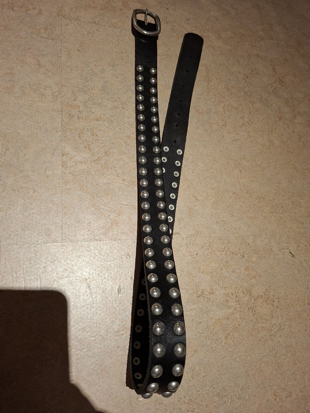 Cinture: Leder Gürtel Schwarz mit Nieten – Usato da Klingnau venduto da vollmond36 4