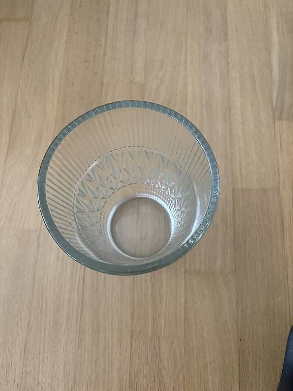 Ikea Vasi & Recipienti: Clear Glass Flower Vase – Usato da Zürich venduto da den_5zk6 1