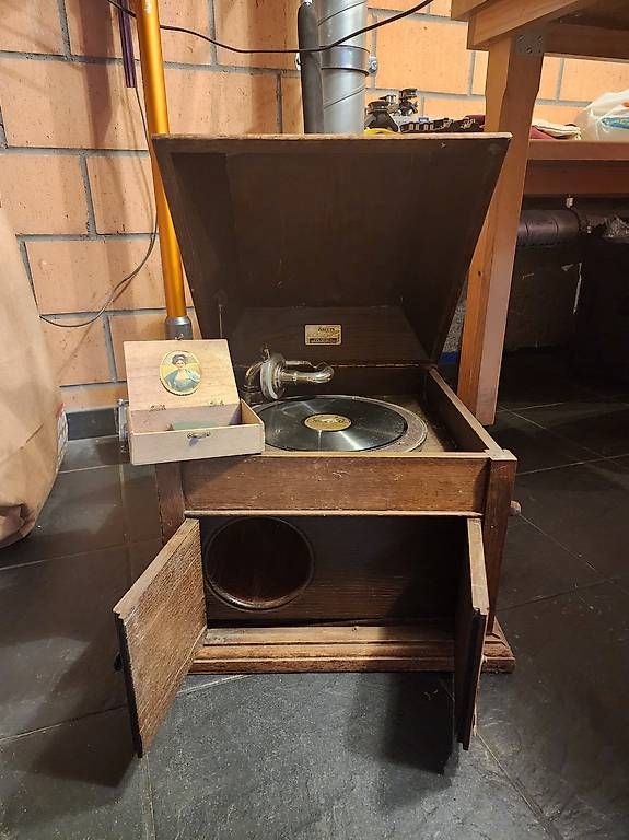 Giradischi: Wunderschönes Deko Grammophon  – Difettoso da Wallisellen venduto da moniblum99 1